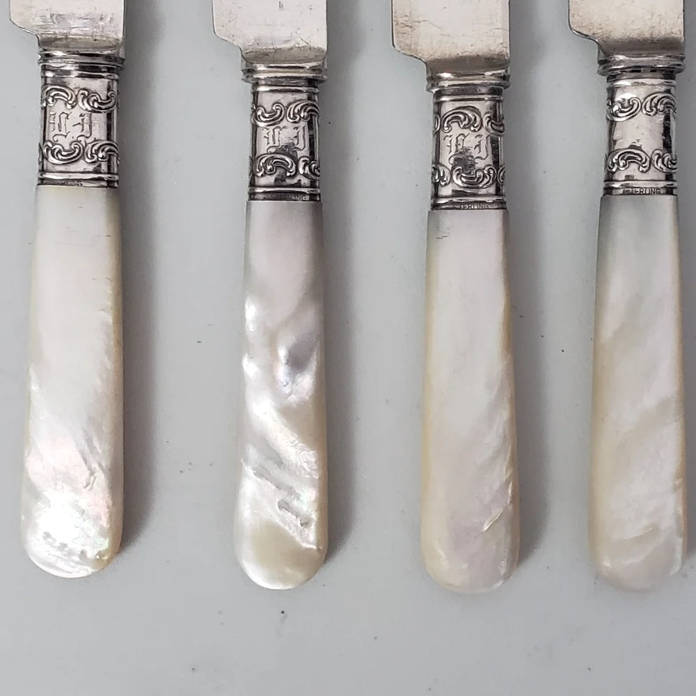 Landers, Frary & Clark Set of Mother-of-Pearl Handle Knives - 8 Pieces - Picture 8 of 16